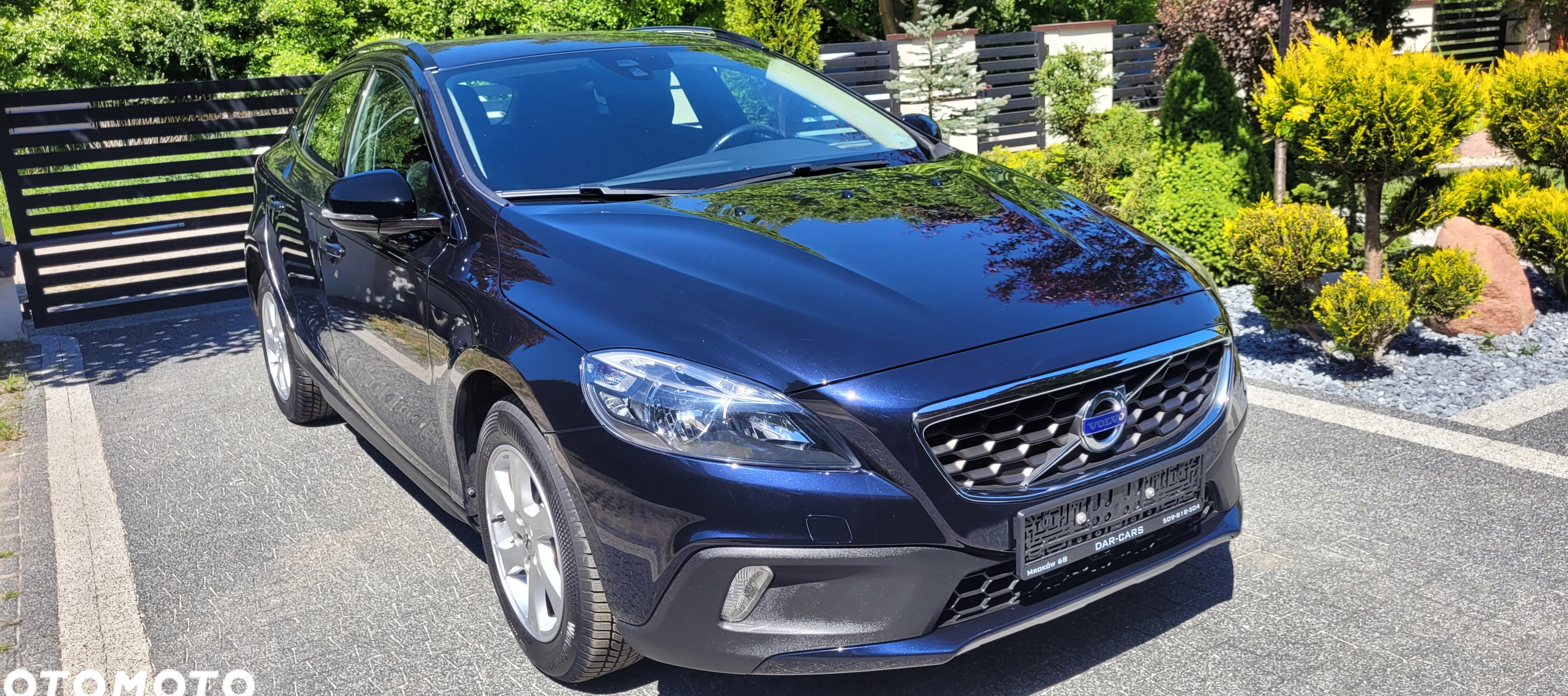 Volvo V40 cena 64900 przebieg: 109000, rok produkcji 2016 z Garwolin małe 211